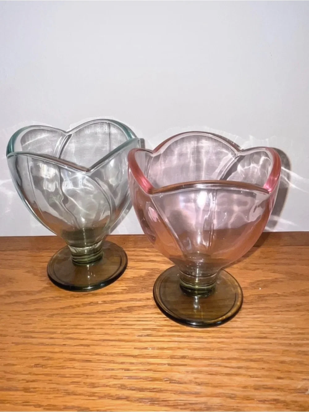 Glass Tulip Dessert Bowls - Pink and Light Green